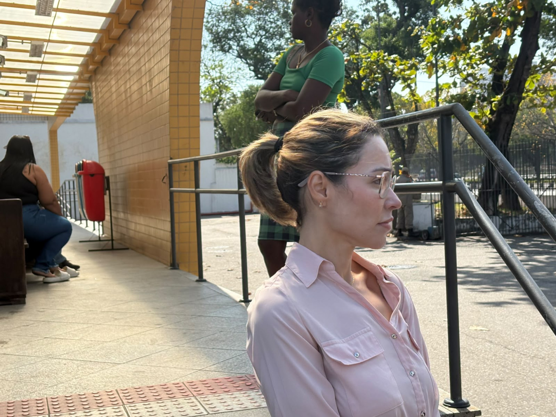 Eliane Ambrósio, representante da empresa, afirmou que todo apoio está sendo realizado - Fred Vidal / Agência O Dia