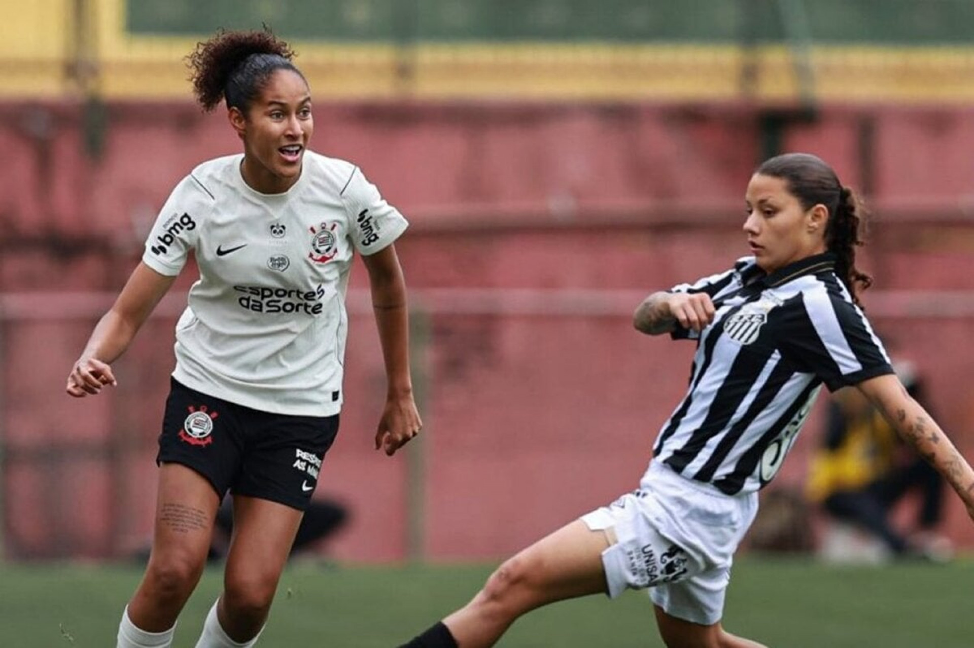 Corinthians goleia o Santos pelo Brasileiro Feminino