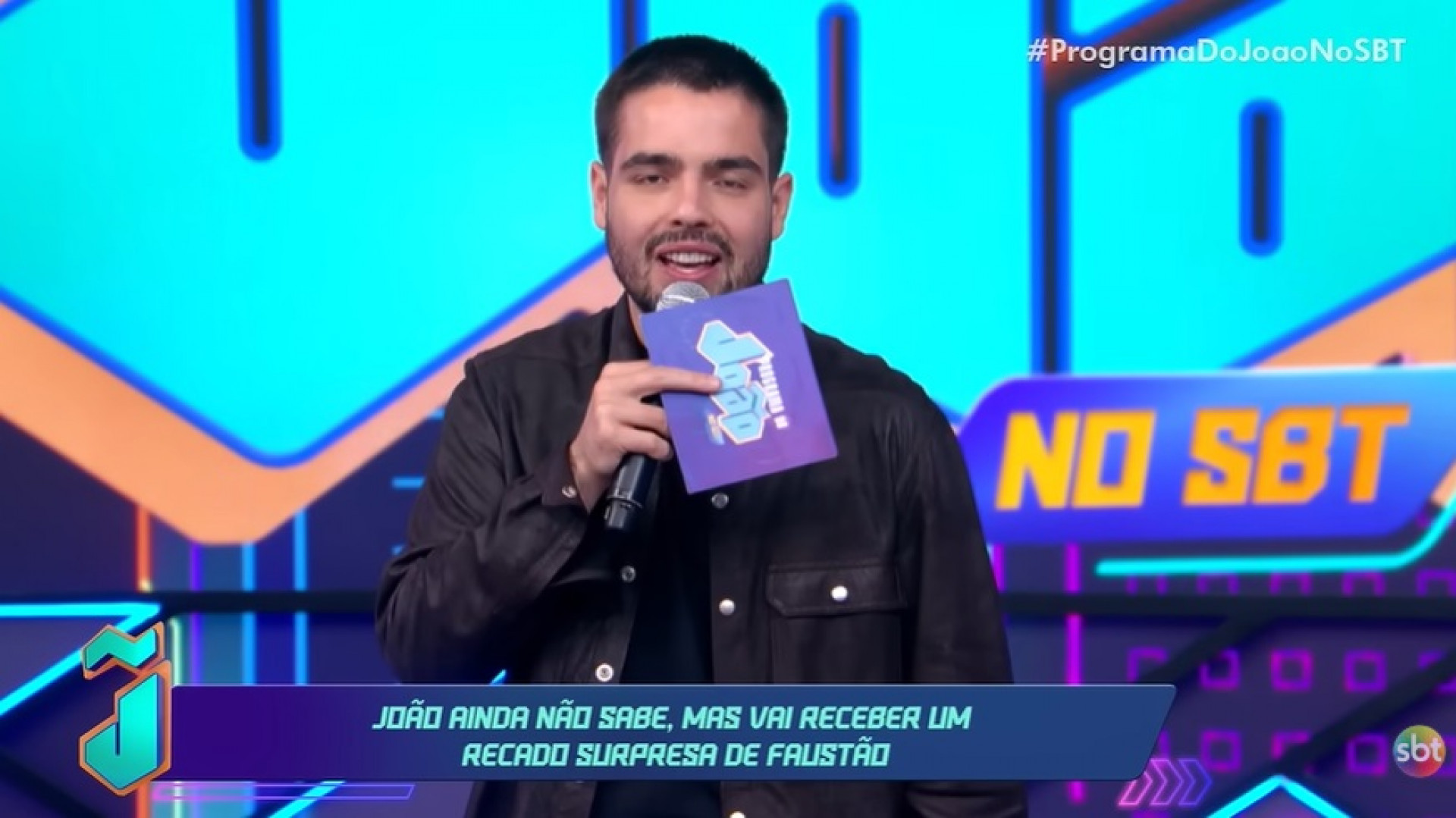 João Silva completou um ano à frente de programa do SBT  - Reproduçao/YouTube