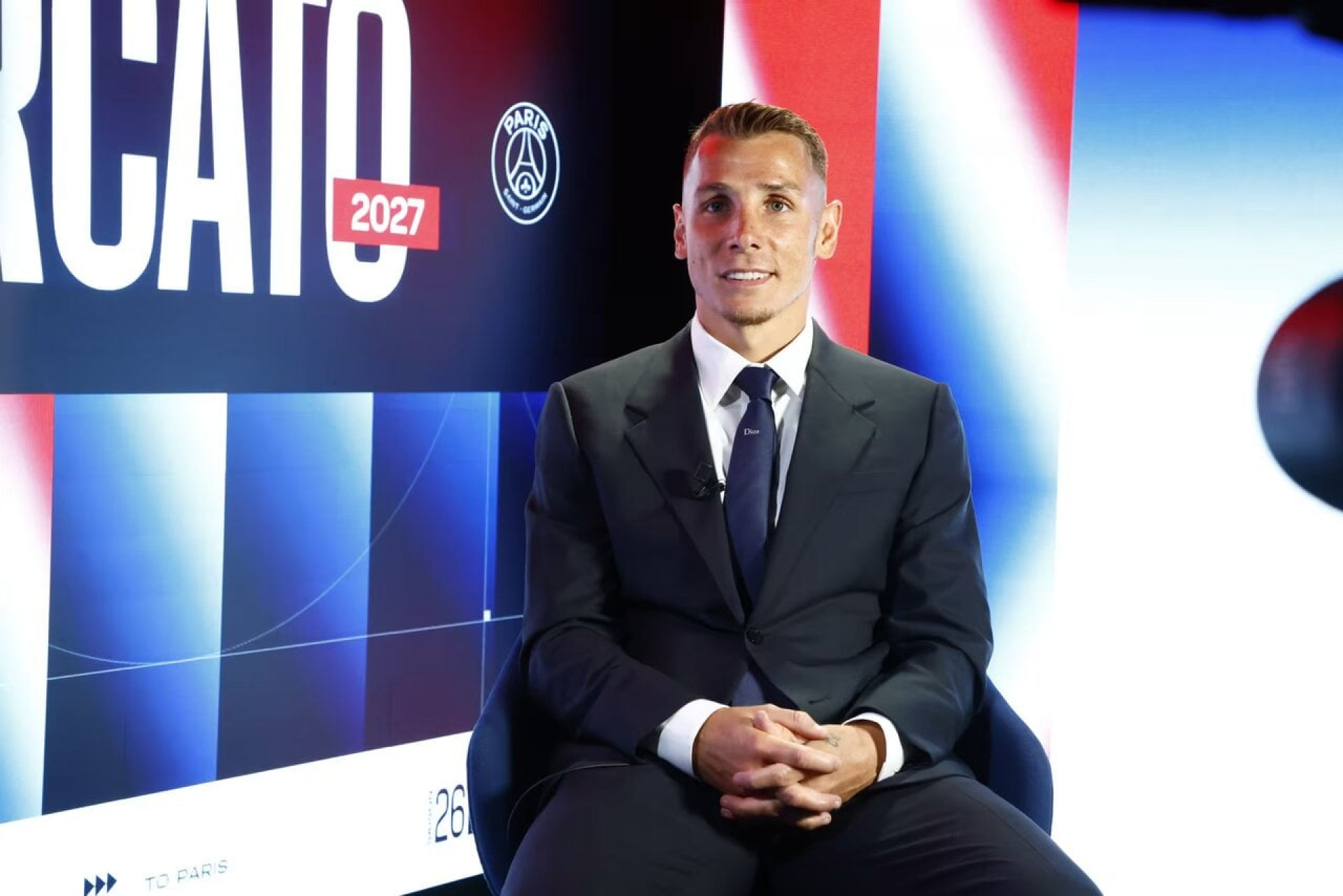 PSG anuncia retorno de Lucas Digne ap&oacute;s cinco anos no Aston Villa