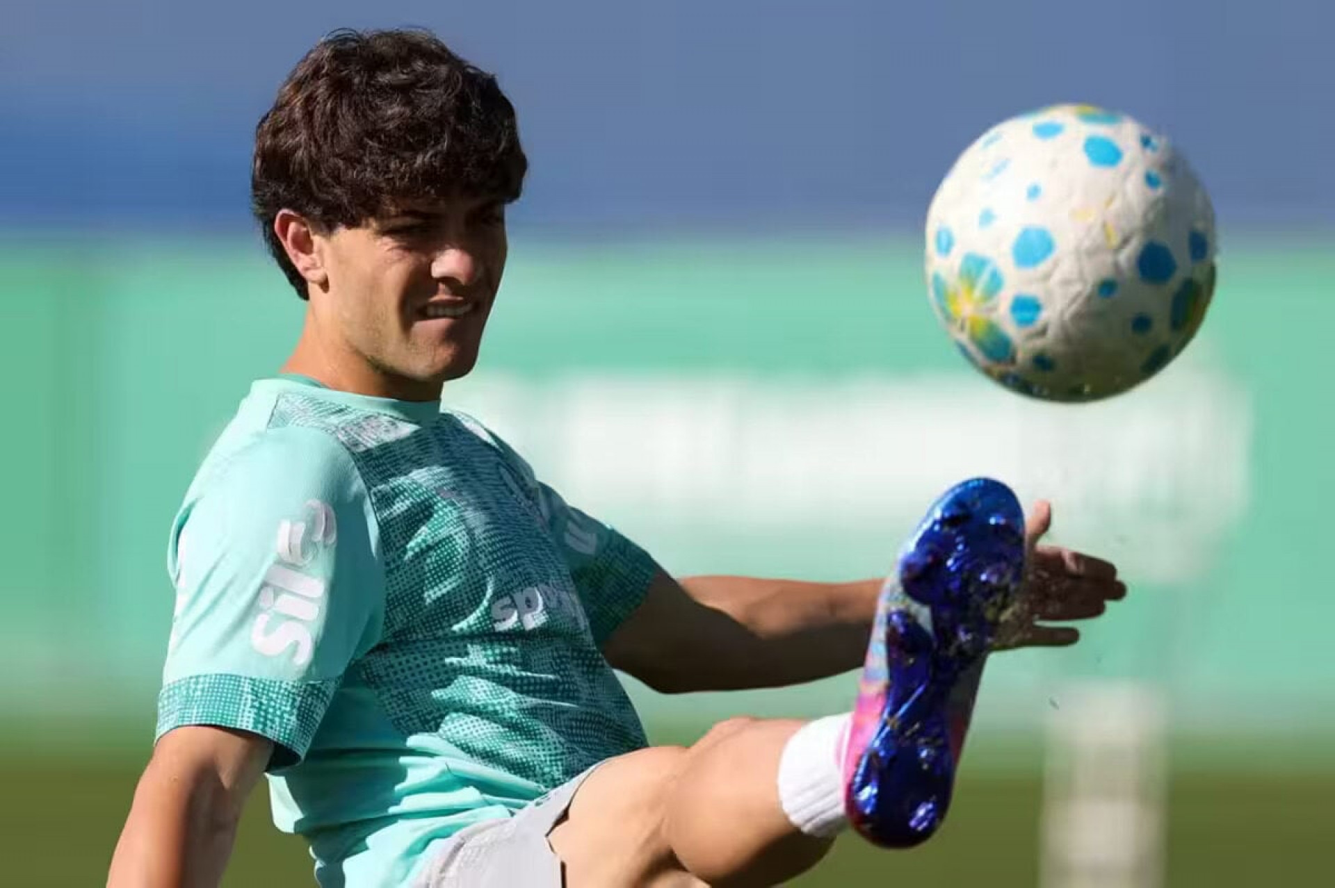 Giay, do Palmeiras, desperta interesse do Napoli
