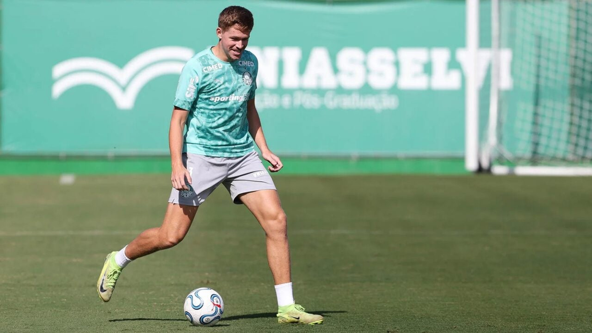 Gustavo G&oacute;mez inicia transi&ccedil;&atilde;o f&iacute;sica e fica perto de voltar ao Palmeiras