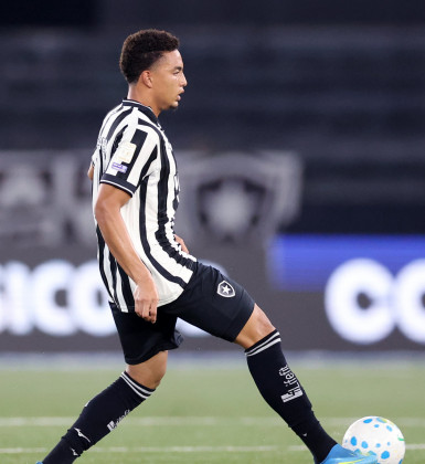 Jordan Barrera realiza tratamento no Botafogo e repetirá exames