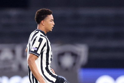 Jordan Barrera realiza tratamento no Botafogo e repetirá exames