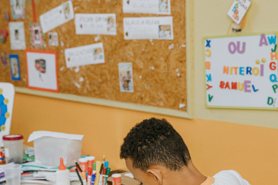 Niterói ganha reforço de 300 agentes de apoio escolar