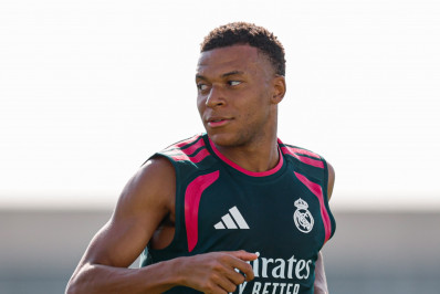 Mbappé se reapresenta ao Real Madrid acompanhado de reforços