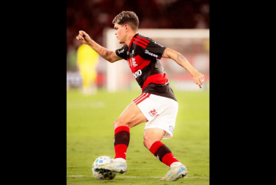 Ayrton Lucas revela trabalho mental por melhor desempenho no Flamengo