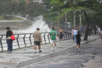 Ressaca coloca Niterói em alerta a partir desta segunda-feira