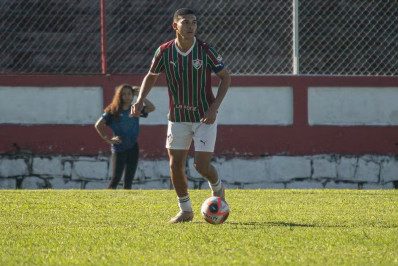 Jovem zagueiro está de saída do Fluminense e reforçará clube português