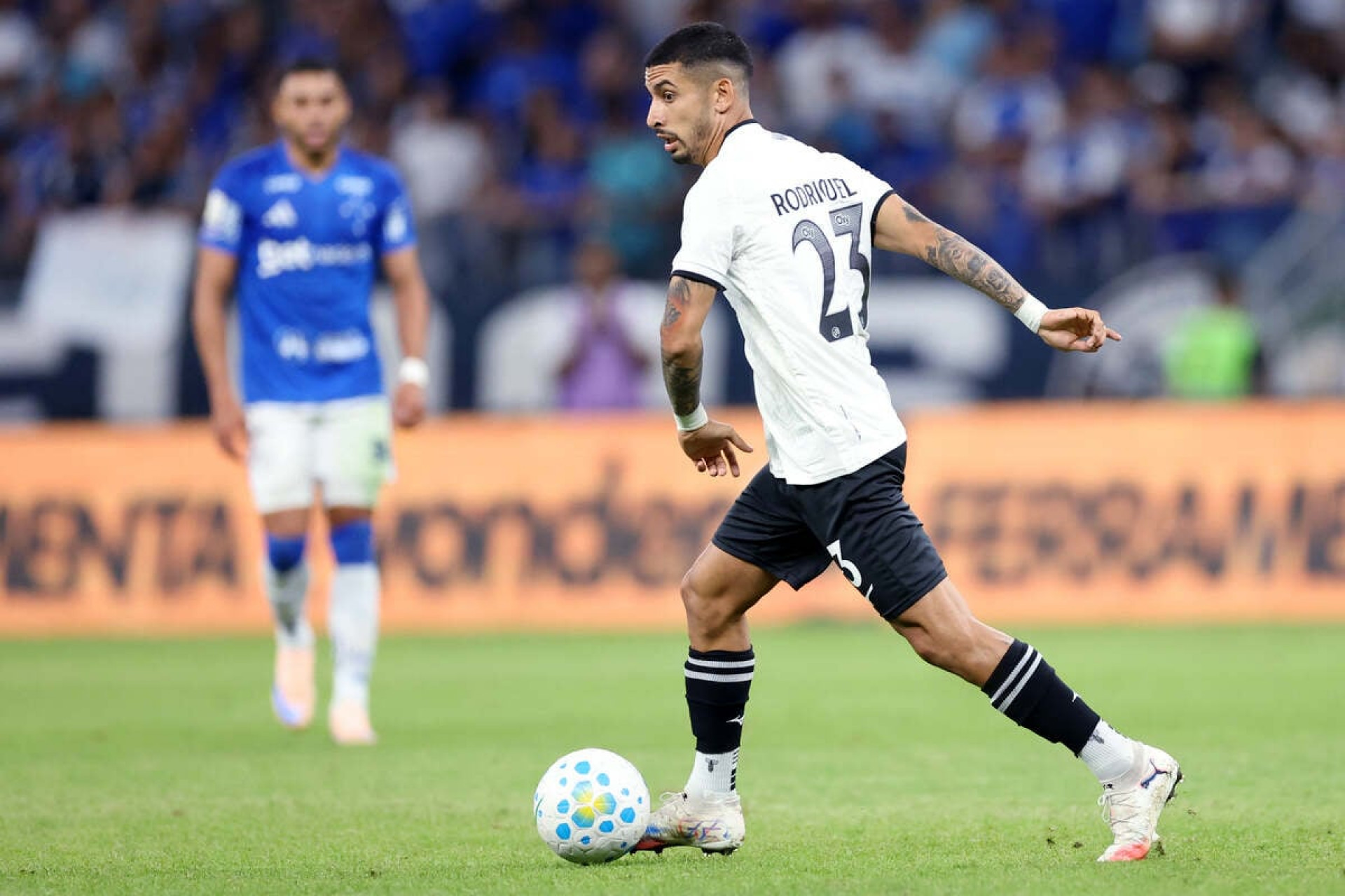 Santi tem futuro indefinido. Botafogo n&atilde;o quer emprest&aacute;-lo