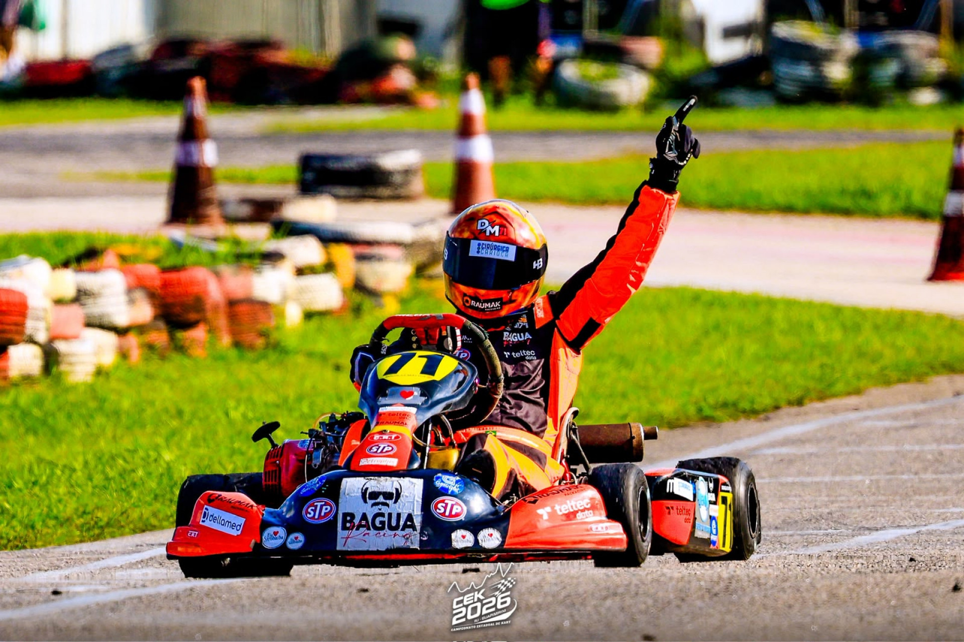 Douglas Mattos &eacute; o primeiro piloto de kart com paralisia cerebral a pilotar sem adapta&ccedil;&atilde;o carros de tra&ccedil;&atilde;o dianteira e traseira, kart e rally - Divulga&ccedil;&atilde;o assessoria Douglas Mattos