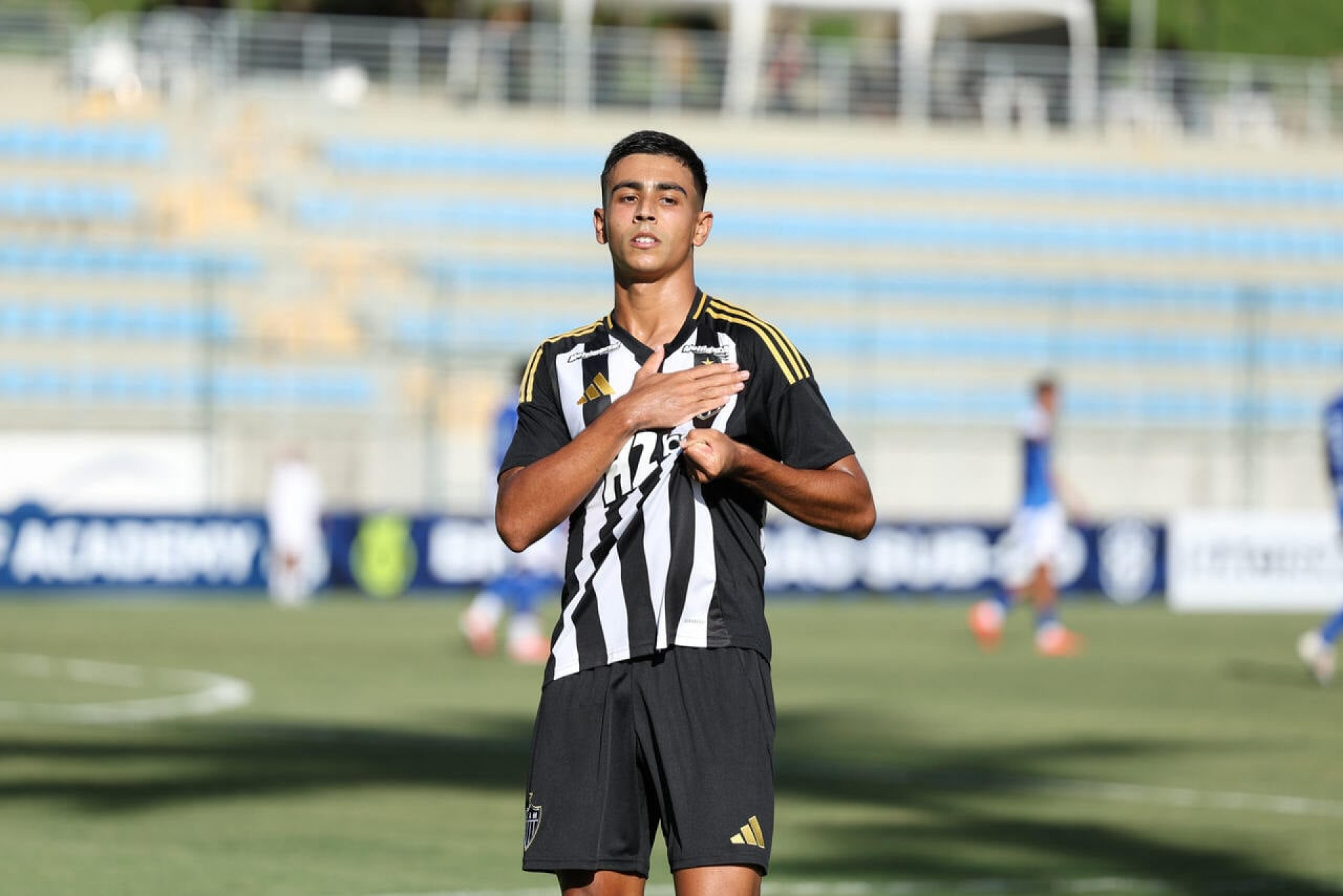 Atacante parte para o Al Nasr, e Atl&eacute;tico mant&eacute;m 30% dos direitos