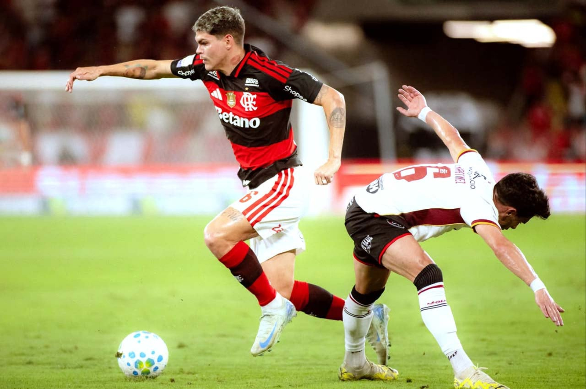 Ayrton Lucas v&ecirc; Flamengo mais confiante para pegar o Cruzeiro