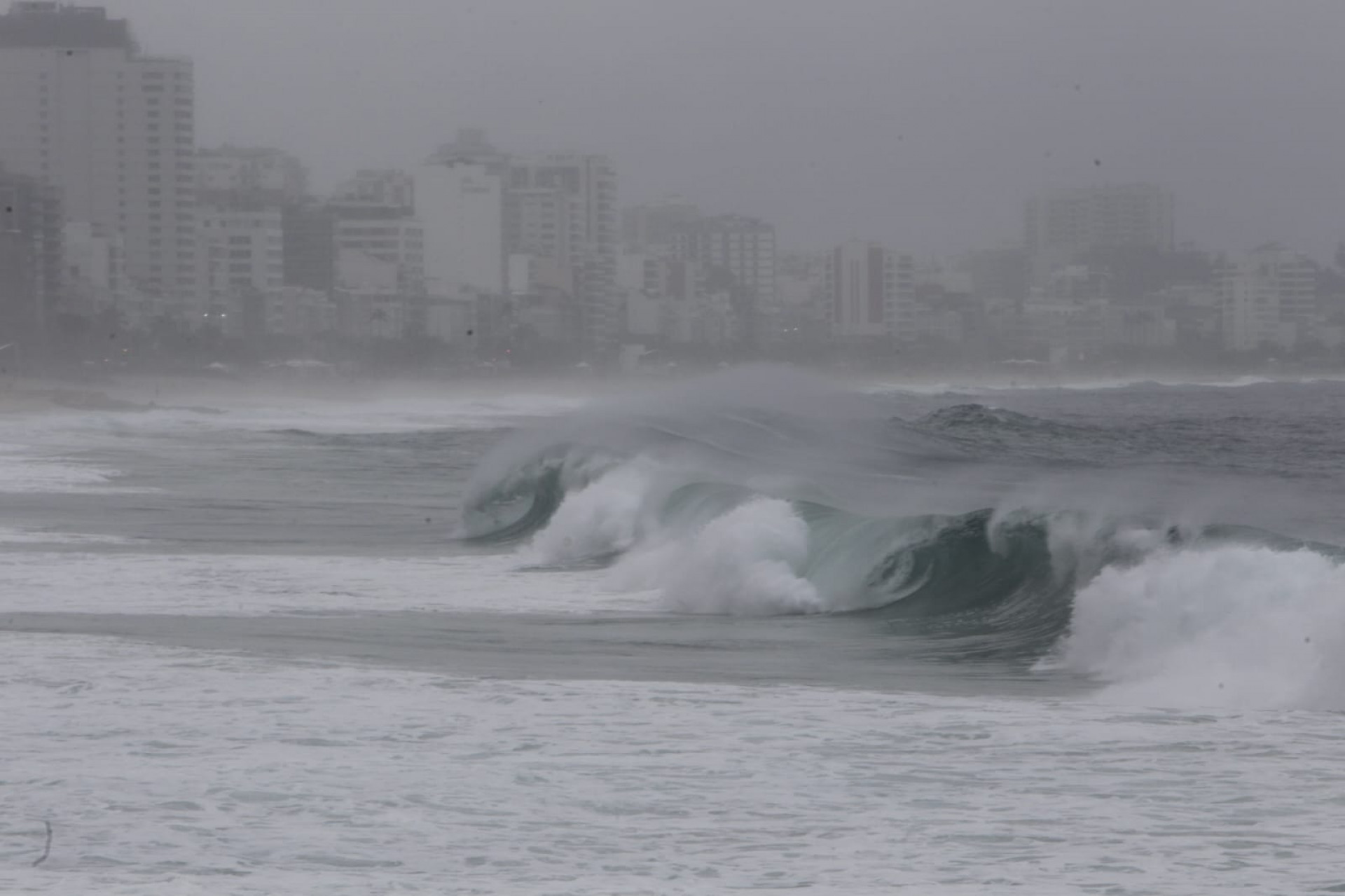 Mar da Praia do Leblon, na Zona Sul do Rio - Reginaldo Pimenta / Ag&ecirc;ncia O Dia