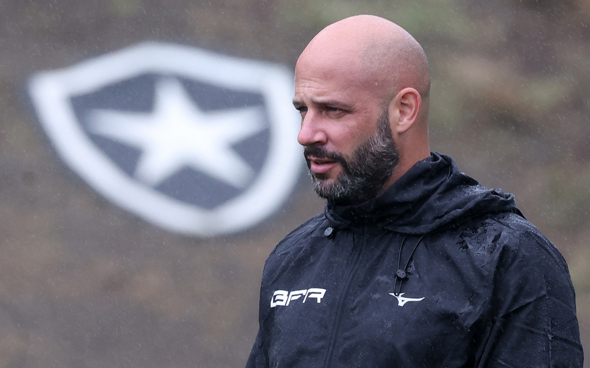 Franclim Carvalho foi auxiliar de Arthur Jorge contra a LDU, na altitude de Quito, pela Libertadores de 2024