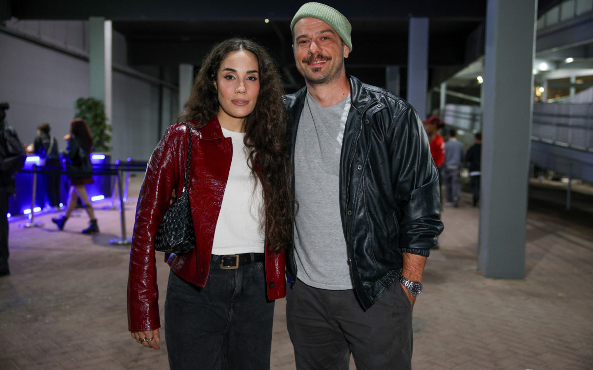 Myra Ruiz e o noivo, Fabrizio Gorziza, marcam presença em show de Rosalía no Rio