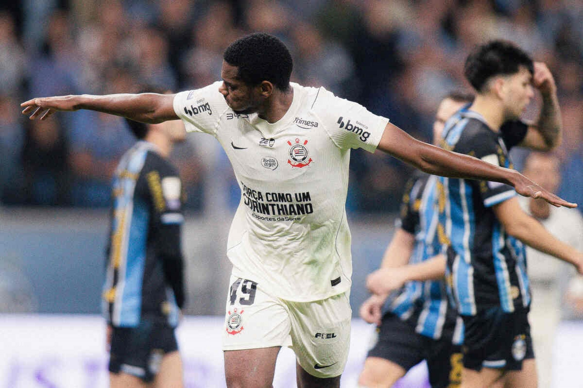 Corinthians recalcula rota ap&oacute;s baixa procura por jogadores