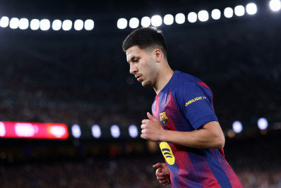 Atacante do Barcelona rompe ligamento cruzado do joelho em treino
