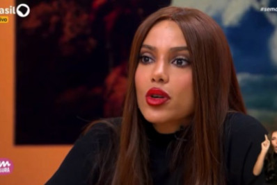 Anitta confessa receio de assumir religião: 'Muito prejudicial'