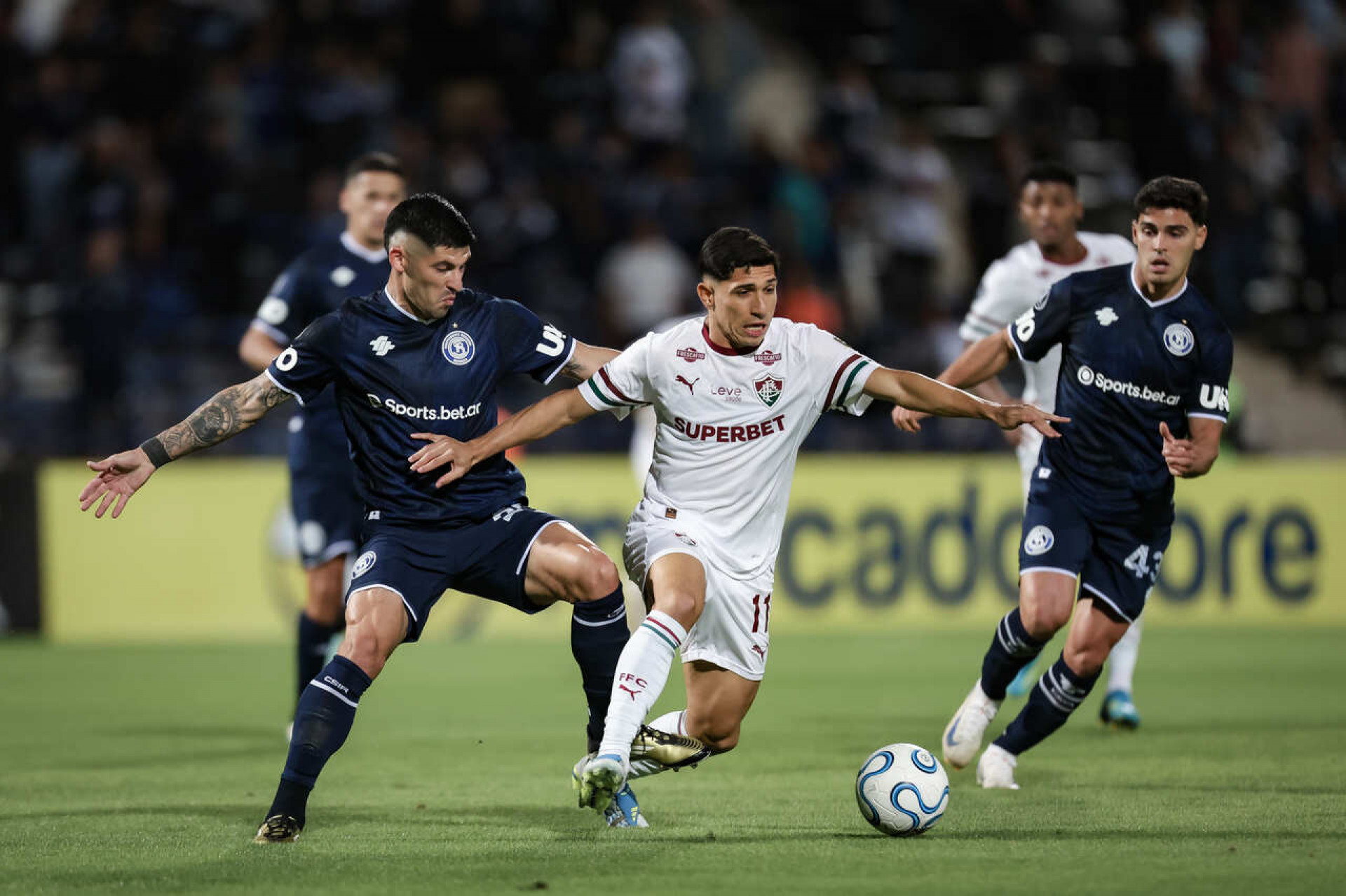 Na berlinda, Zubeld&iacute;a tem partida decisiva no comando do Fluminense