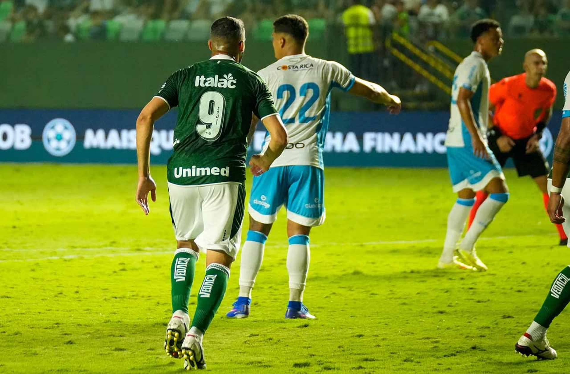 Demora de oito minutos no VAR marca vit&oacute;ria do Goi&aacute;s sobre Londrina