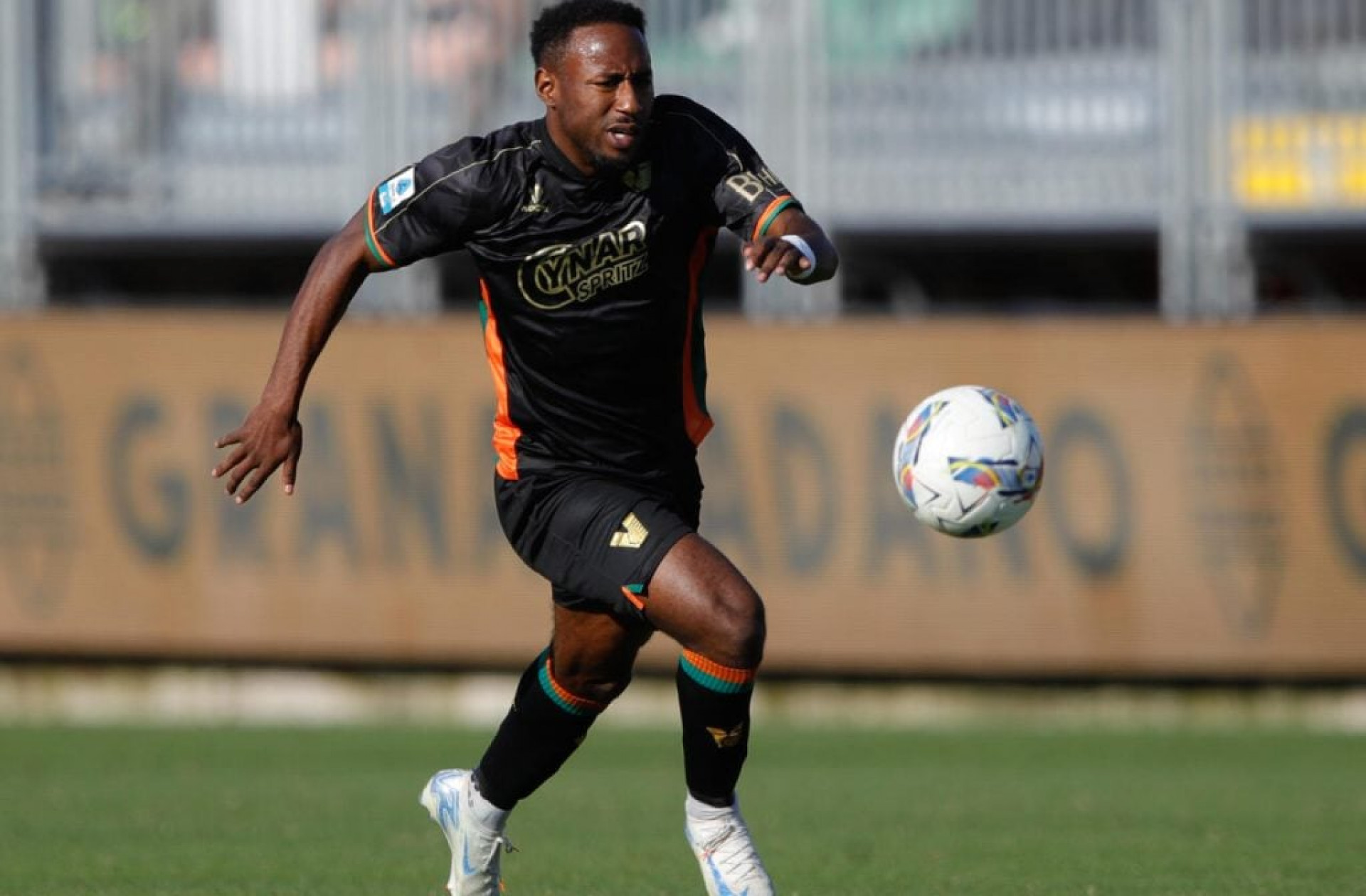 Vasco faz proposta por atacante equatoriano John Yeboah