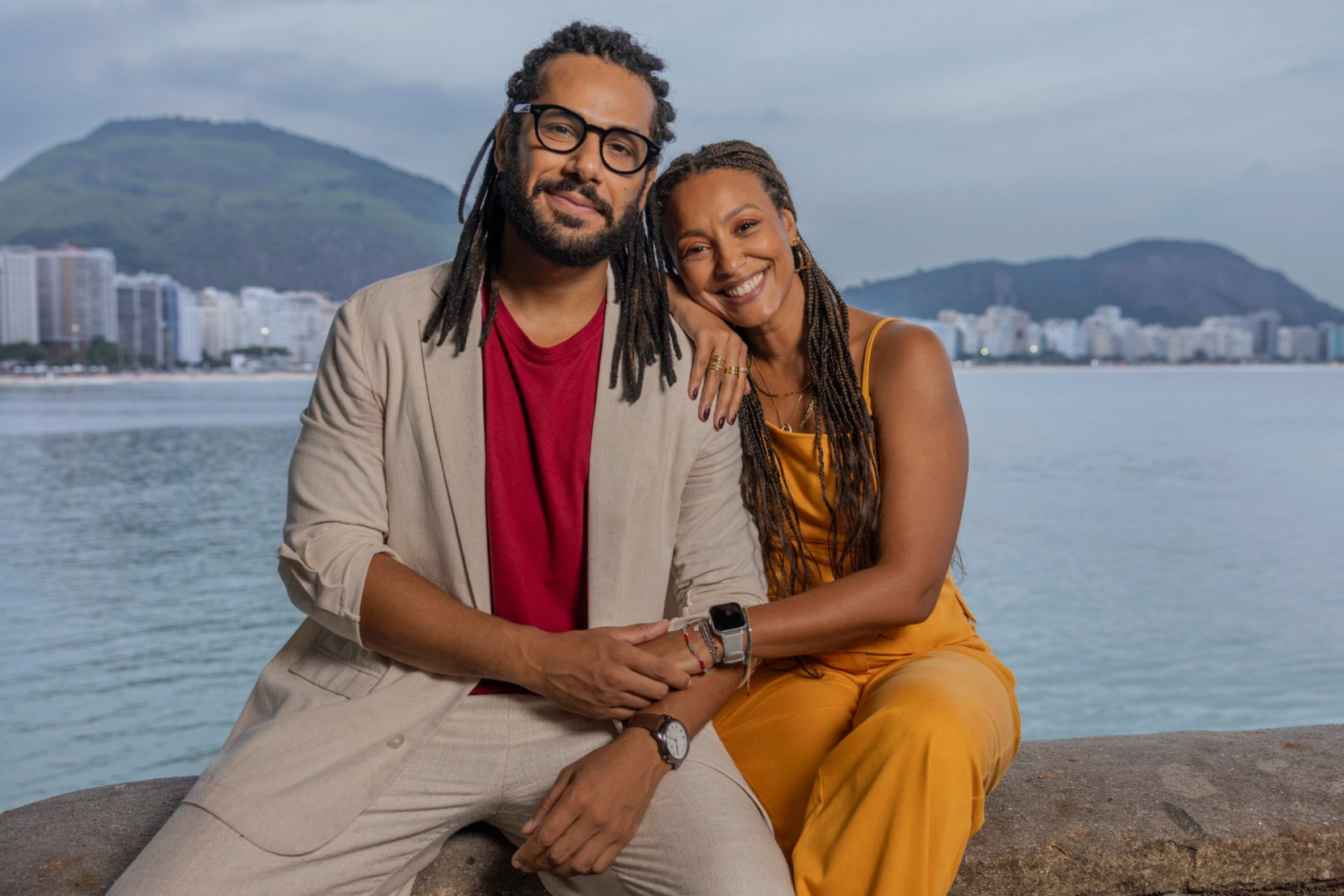 Sheron Menezzes e Amaury Lorenzo como Bela e Lucas em 'Por Você' - Fábio Rocha / TV Globo