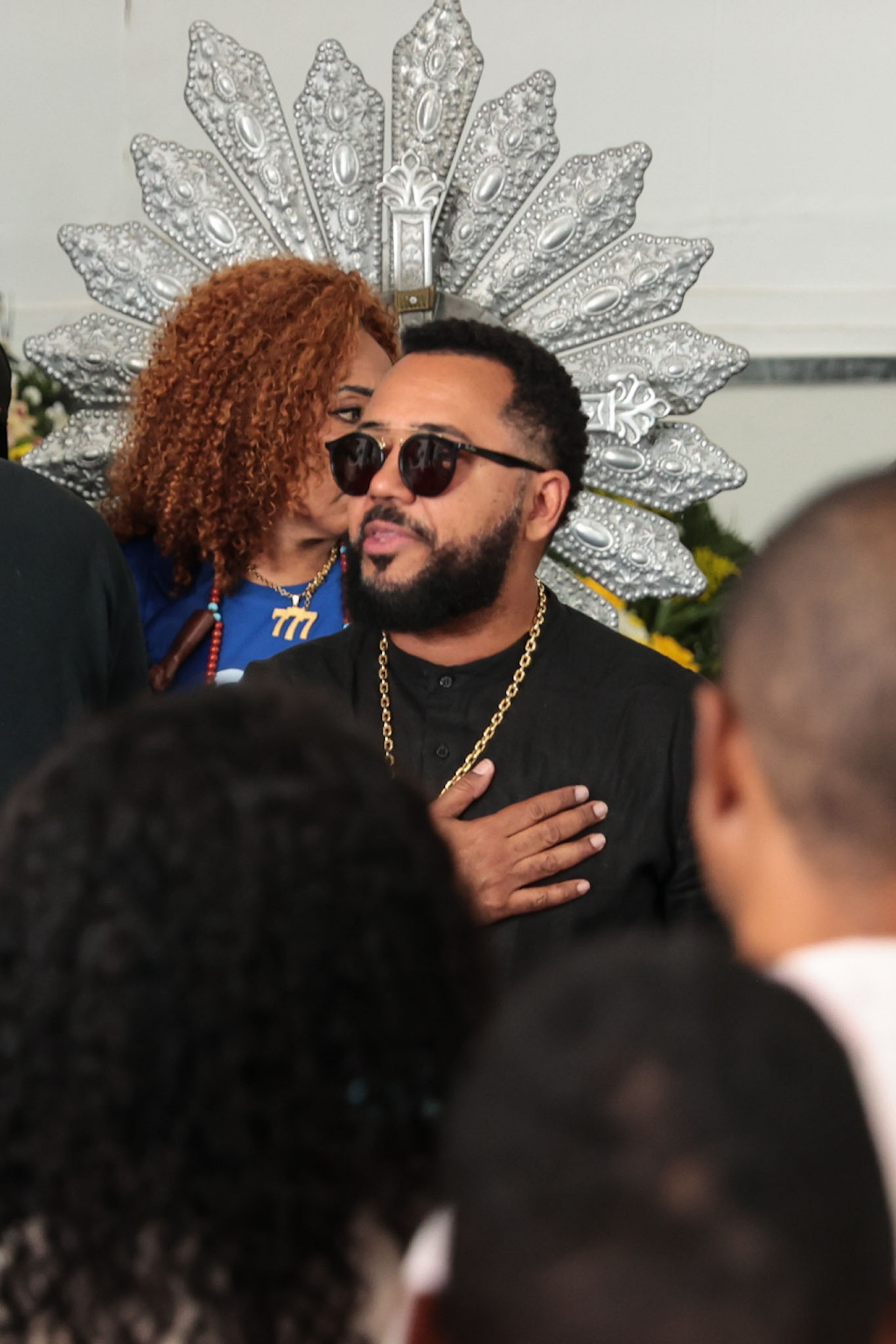 Dudu Nobre se despede da mãe em velório no Rio - Brazil News