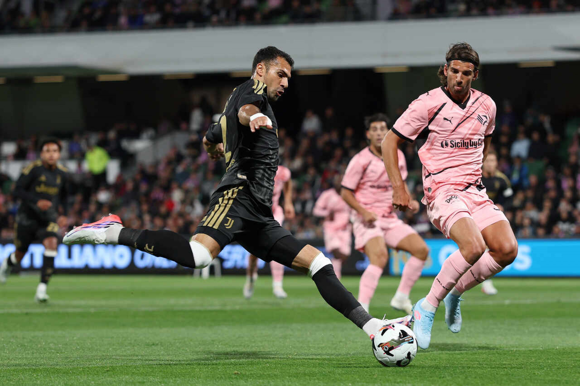 Em ritmo de treino, Juventus vence Palermo em amistoso na Austr&aacute;lia