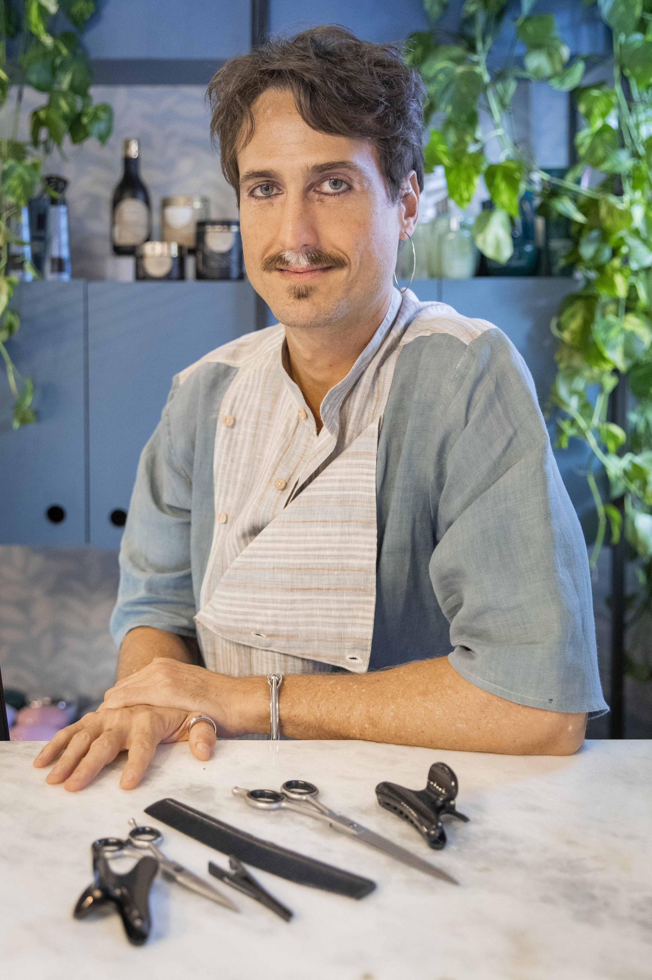Angel Ferreira largou vida de luxo e passou a viver em &ocirc;nibus  - Globo/F&aacute;bio Rocha