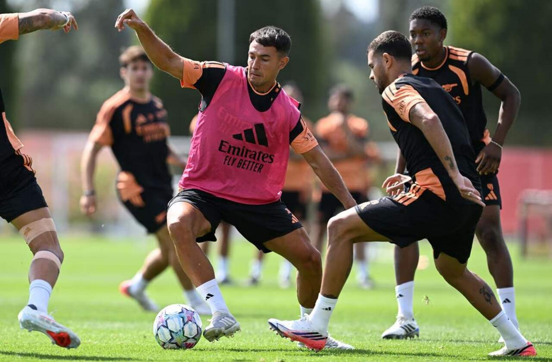 Arsenal x Como: onde assistir, escala&ccedil;&otilde;es e arbitragem