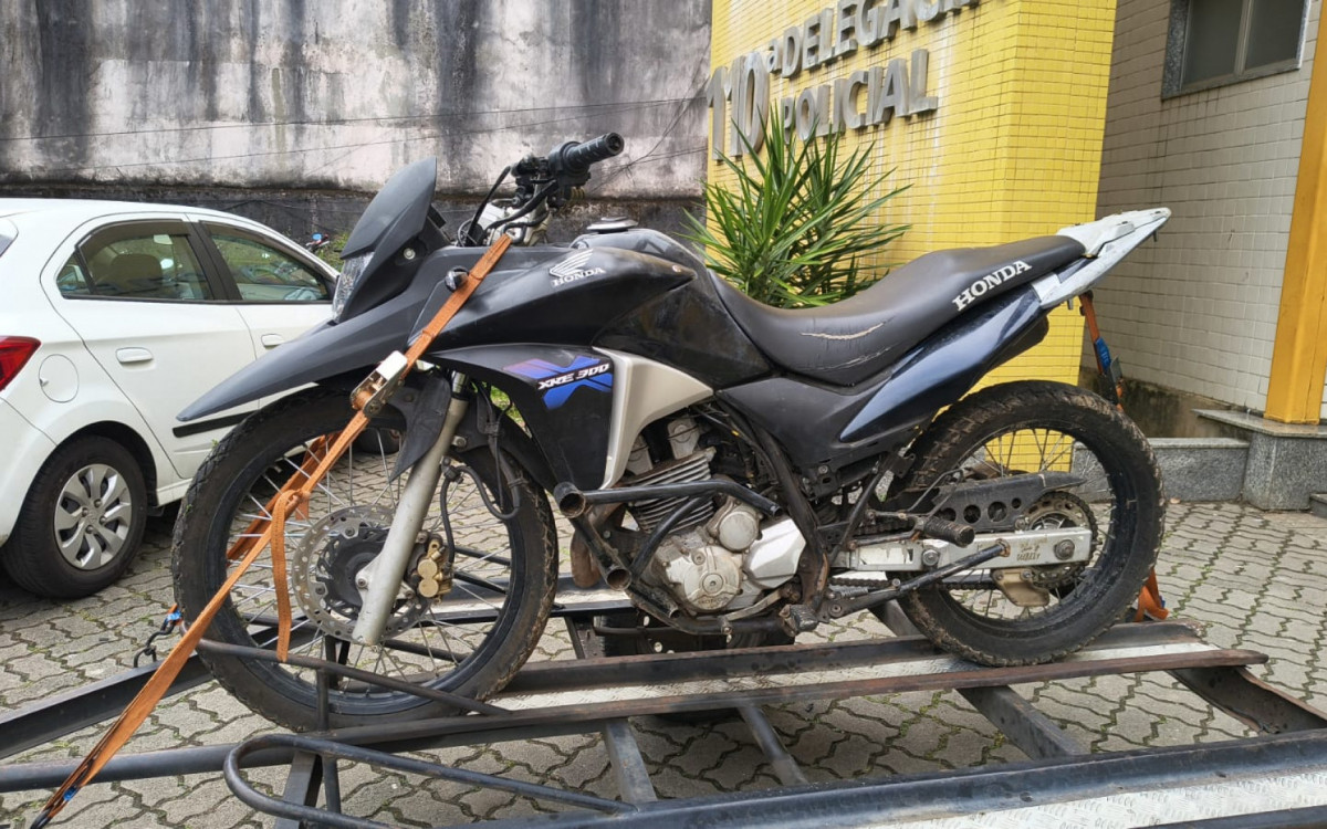 Motocicleta usada no crime apreendida pela PM