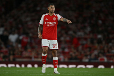 Bruno Guimarães acerta cobrança, e Arsenal supera Como nos pênaltis