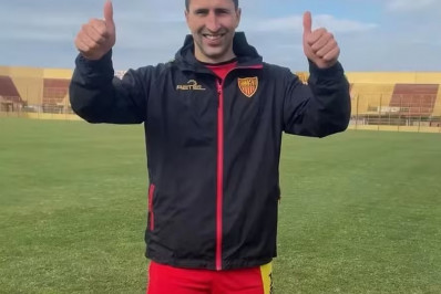 Ex-Flamengo retorna ao futebol após vencer depressão: 'Alegria enorme'