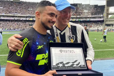 Rafael faz desabafo sobre Textor e pede empresário longe do Botafogo