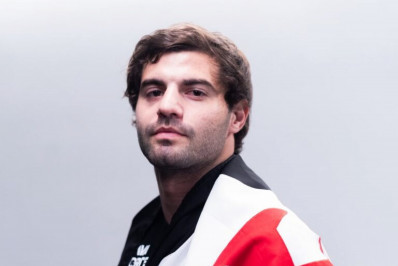 Vasco oficializa a contratação do volante Santiago Sosa