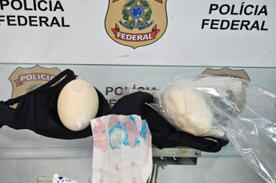 Mulher é presa com cocaína dentro do sutiã no Galeão