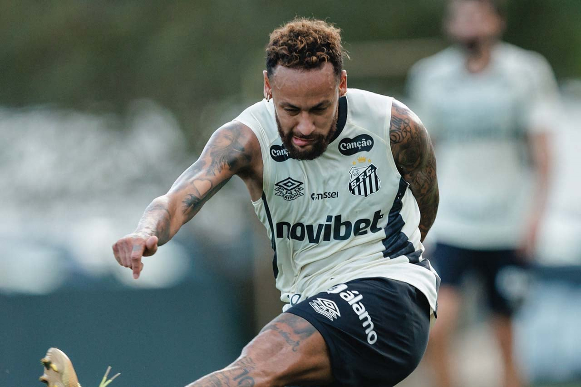 Neymar refor&ccedil;a o Santos contra o Macar&aacute; pela Sul-Americana