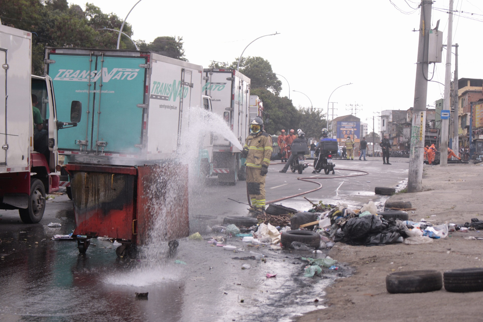 Moradores da Mangueira fizeram um protesto nesta quarta ap&oacute;s menino ficar ferido - Carlos Elias / Arquivo O Dia