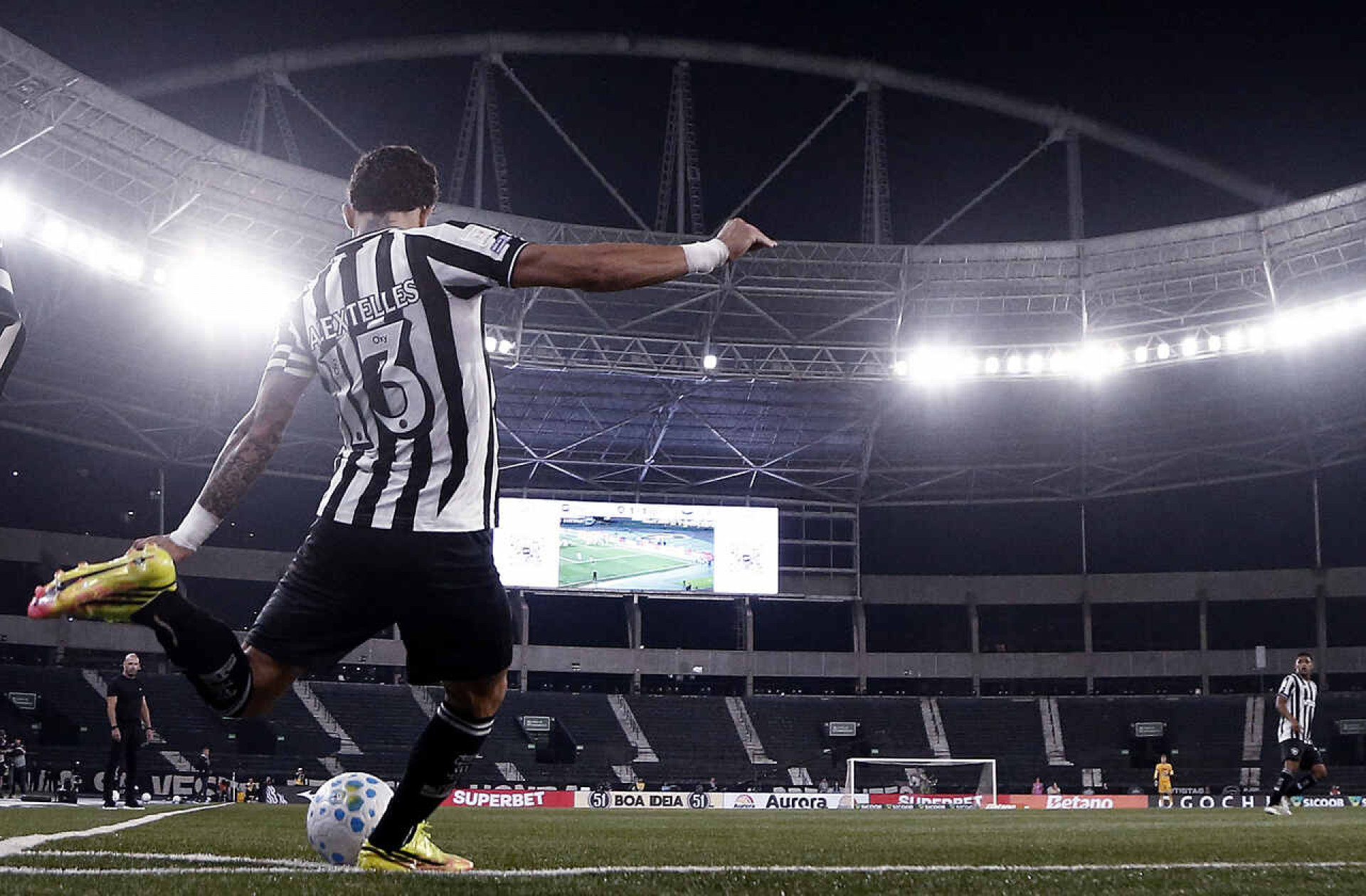 “Botafogo foi o &uacute;nico clube da minha carreira que eu renovei”