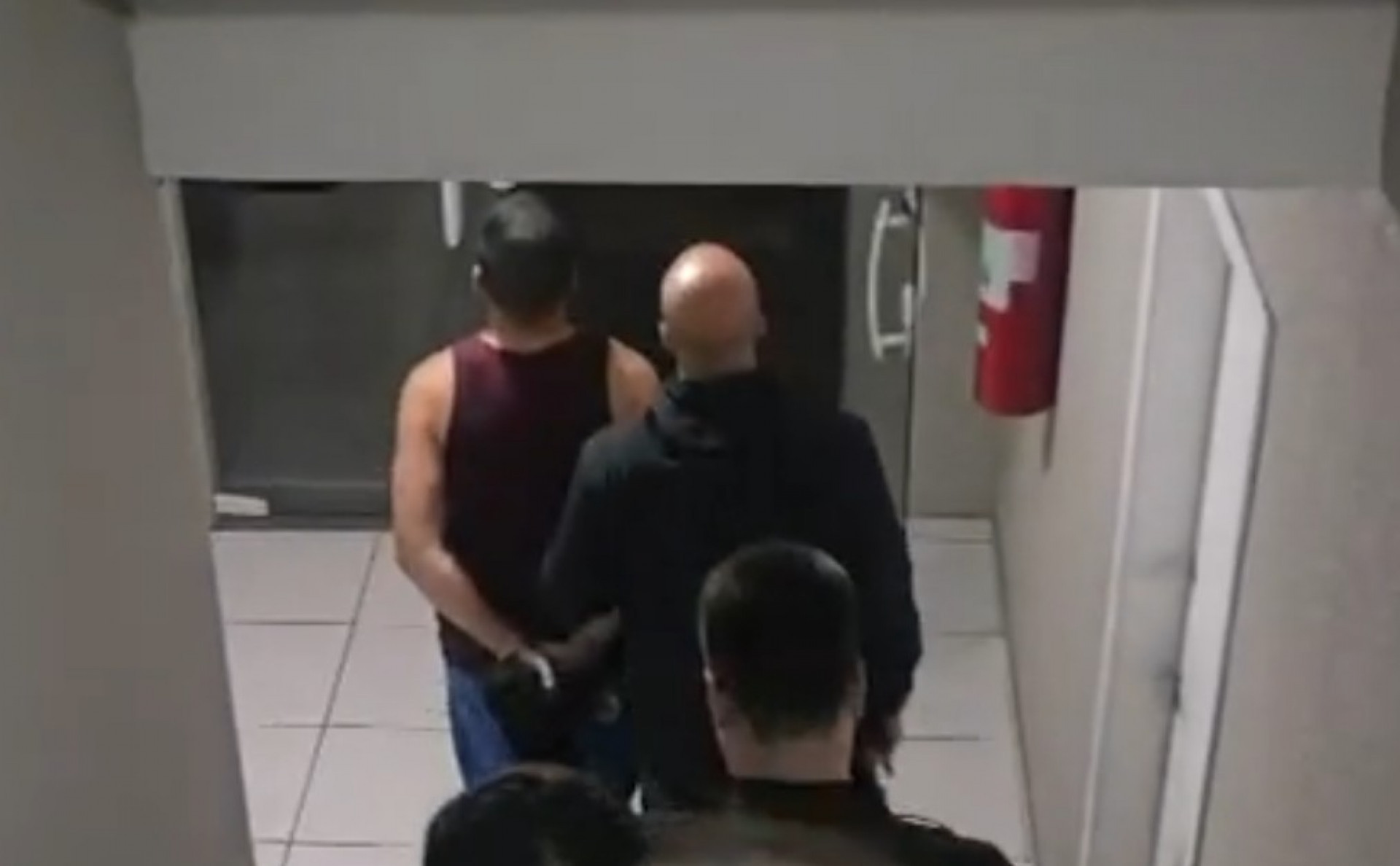 Policiais prenderam suspeitos de integrar quadrilha de golpistas - Reprodução