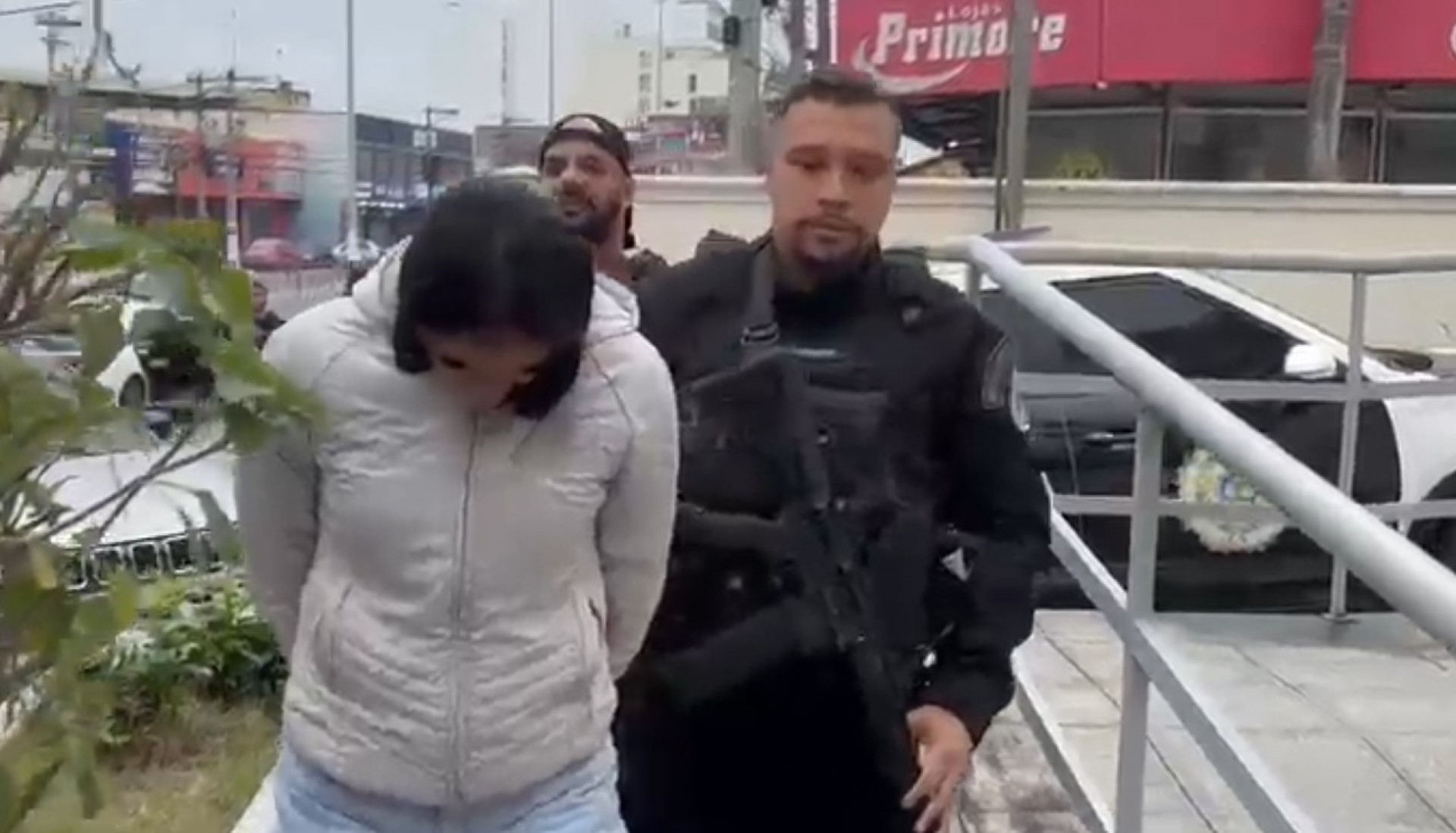 Policiais prenderam suspeitos de integrar quadrilha de golpistas - Reprodução