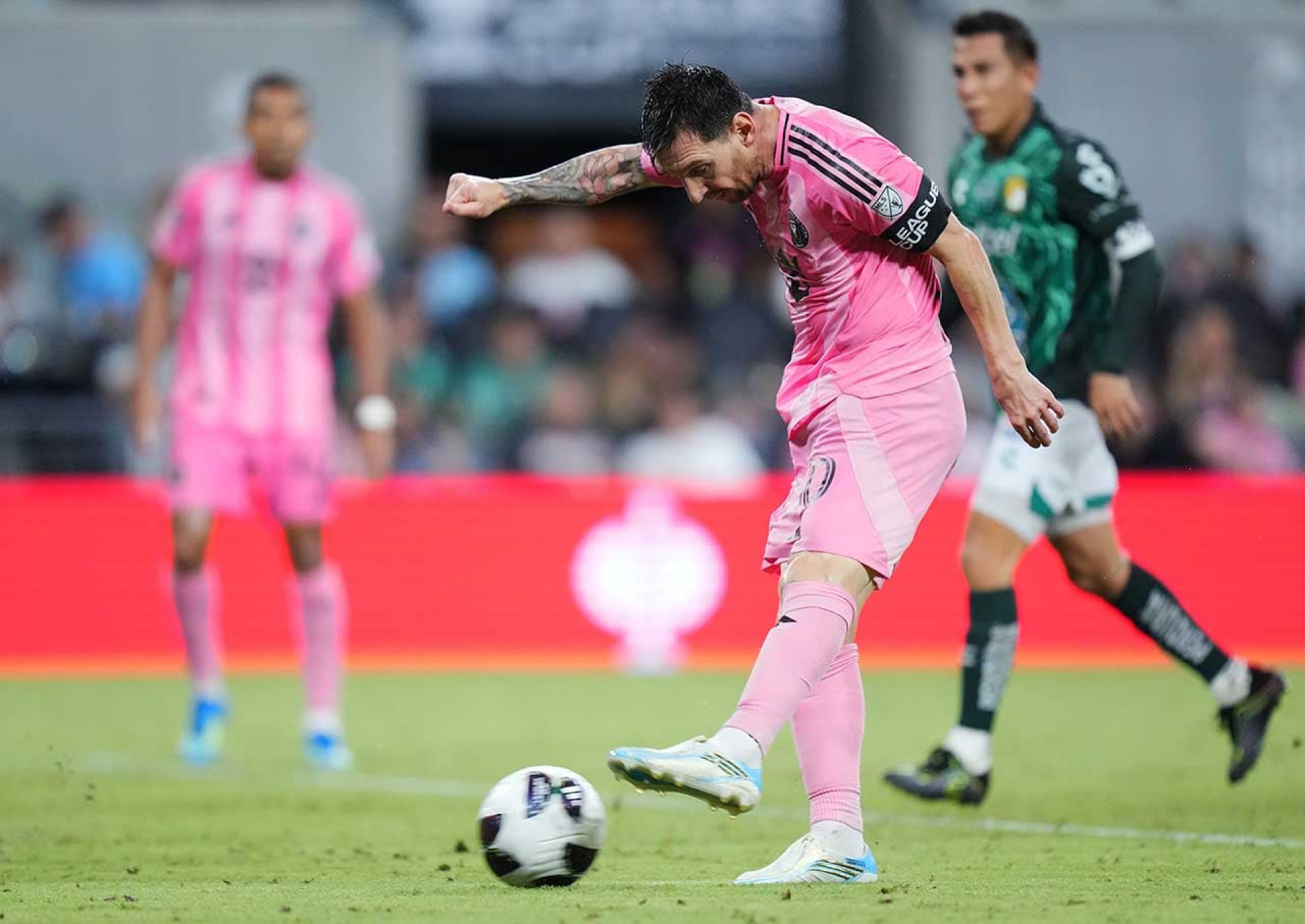 Messi volta a campo pelo Inter Miami ap&oacute;s morte do pai