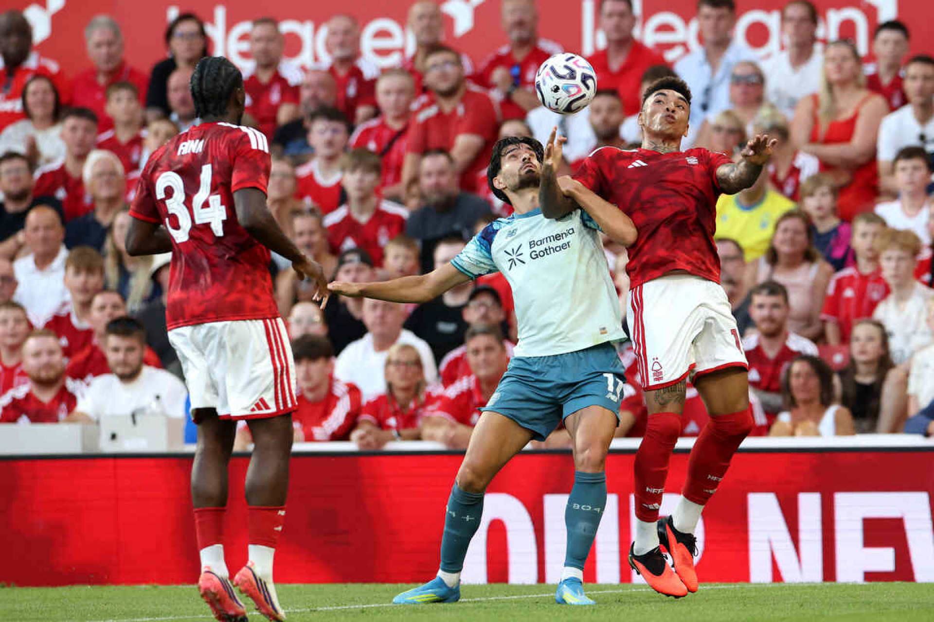 Com brasileiros, Nottingham vence o Leverkusen em amistoso
