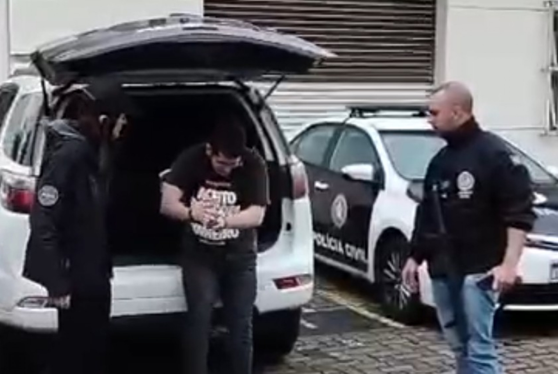 Homem foi preso por agentes da DRCI  - Reprodução