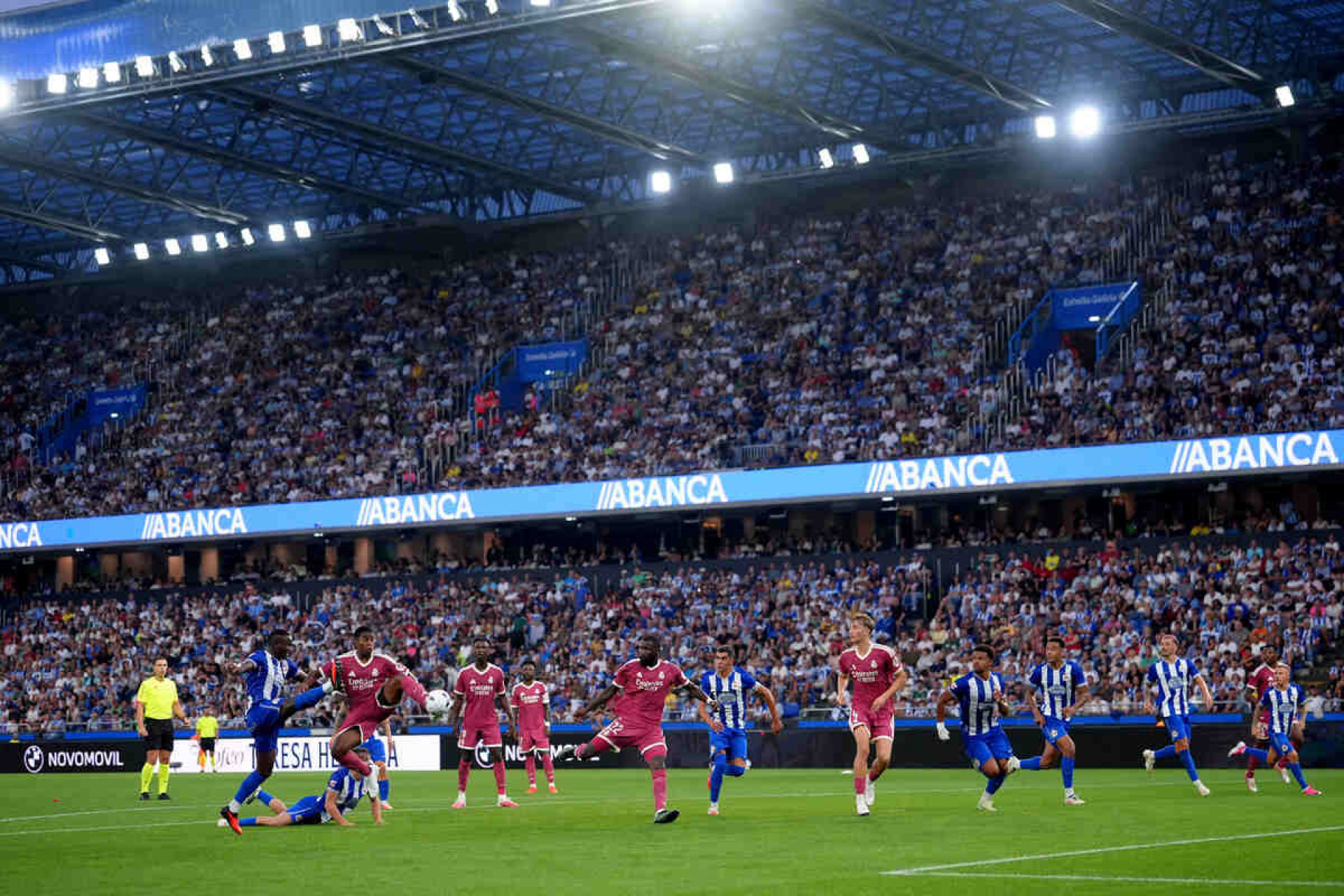Real Madrid vence o Deportivo e fatura o trof&eacute;u Teresa Herrera