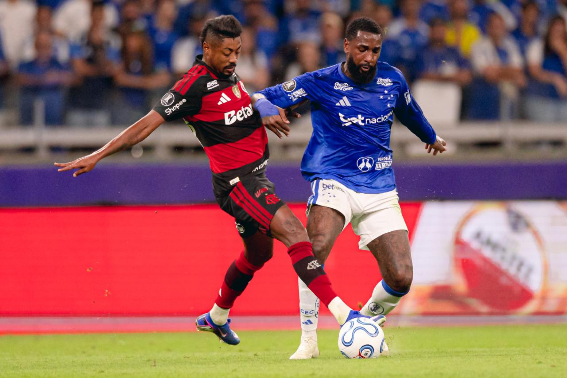 Lance do jogo entre Cruzeiro e Flamengo - Adriano Fontes/Flamengo