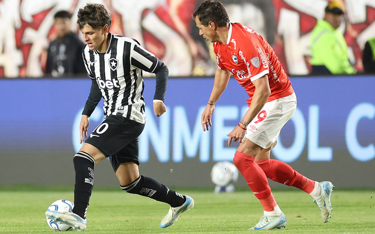 Lance do jogo entre Cienciano e Botafogo