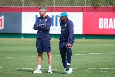 Marcão comanda treino do Fluminense após demissão de Zubeldía