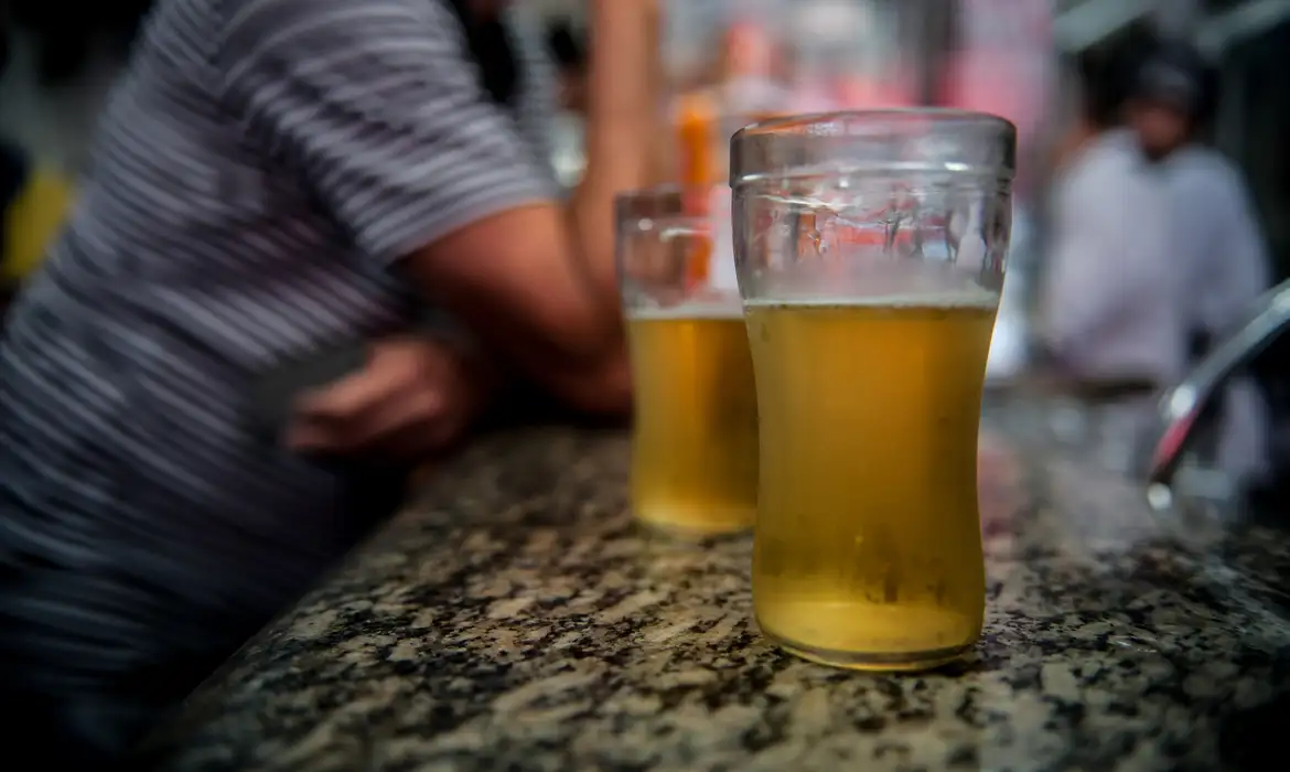Cerveja mais cara? 'Imposto do pecado' aumentará preços em 2027